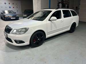 Skoda Octavia Combi RS Xenon Teilleder PDC Bluetooth