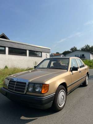 Mercedes-Benz E 250 D 1 Hand oldtimer Tüv Neu