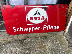 Avia Schild 