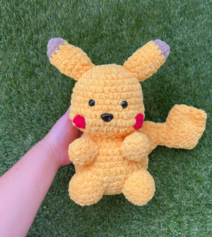 Pikachu (selbstgehäkelt)