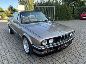 BMW 325 i E30 Cabrio ROSTFREI  KLIMA AUTOMATIK LEDER