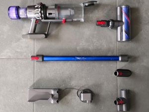 Dyson V11 Fast alles Neu! Neuer Filter, Zyklon, Motor & Bürste