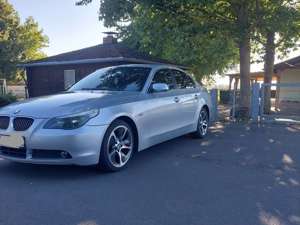 BMW 325 BMW E60 523i / 2006