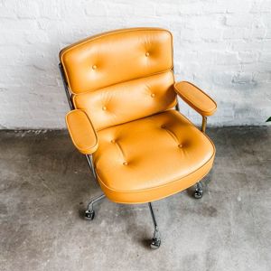 Vitra - Eames Lobby Chair ES 104 - Bürodrehstuhl - Leder Curry