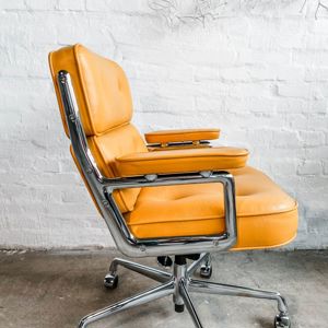 Vitra - Eames Lobby Chair ES 104 - Bürodrehstuhl - Leder Curry