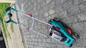 Bosch Akku-Rasenmäher Universal Rotak 340 Li