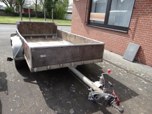 Tandem Anhänger 3- 4 m mit Auffahr-Laderampe Zum MIETEN