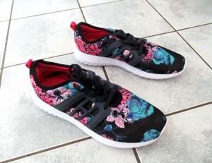 Neue sehr leichte bunte geblümte Sneaker Größe 40 Sprox