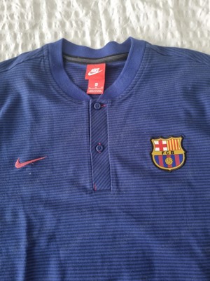 Ein T-Shirt Original FC Barcelona - Fußball Club No. XL zu verkaufen ( neu noch nie angezogen )