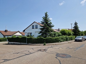 2 Familien-Haus freistehend 1 1 2 geschossig Grundstück 575 m Sauna Schwimmhalle Bj 1965 