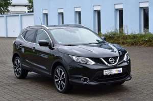 Nissan Qashqai 1.6dCi*Tekna*Pano*Navi*360°Kam*LED*AHK