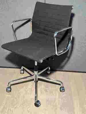 Vitra Alu Chair EA 117 Bürostuhl Hopsak Schwarz Chrom Charles & Ray Eames