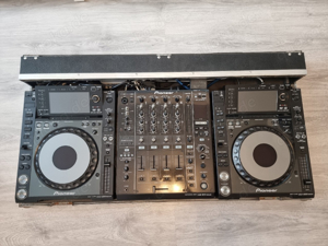 2x Pioneer CDJ 2000 Nexus nxs