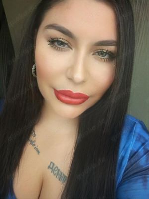 Lust auf heiße Stunden mit curvy Milena    EM Spezial    30 min 50    . 60 min 100   