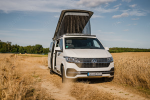 Campingbus-Ausbau Volkswagen Transporter T5 T6 Umbau zum Campervan.