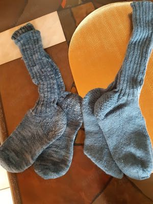 Handgestrickte Socken verschiedene Größen