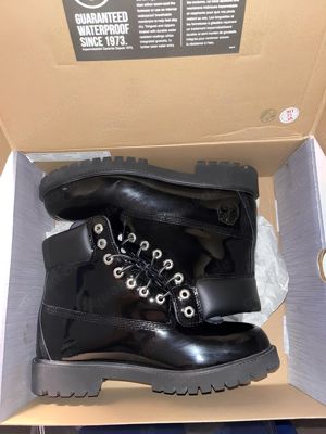 Timberland X Veneda Carter Schwarz