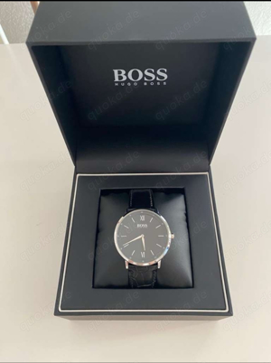 Hugo Boss Herrenarmbanduhr in Krokooptik, ungetragen