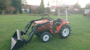 Kleintraktor Kubota B 1-15 mit Frontlader mit Schwimmstellung