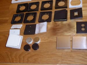 1 Paket Jung LS990 Schalter-Abdeckungen, Rahmen braun, silber, weiß und Einzelstücke Bild 3 1 Paket Jung LS990 Schalter-Abdeckungen, Rahmen braun, silber, weiß und Einzelstücke Bild 3