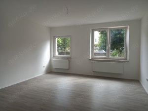 2-Zimmer-Wohnung, neu renoviert, ab sofort 