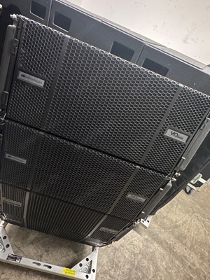 dB Technologies VIO L1610 Line Array Set mit VIOS218 Subwoofer Set