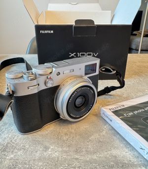 Fujifilm X100V