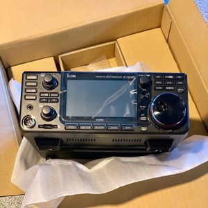 ICOM IC-9700 Amateurfunkgerät in OVP und Rechnung