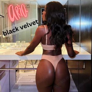 black beauty Erotik  Masseurin nur bis 3.November  Bild 1