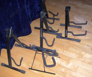 Verkaufe mehrere A-Gitarrenständer *auch einzeln* und mehr... Bild 5