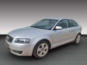 Audi A3 1.6 Attraction Metallic / Händler Export