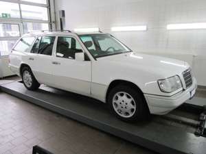 Mercedes-Benz E 220 E+220+T