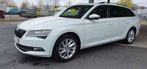 Skoda Superb 2.0/Navi/SHZ/Ab.Tempo/LED/220PS/Garantie