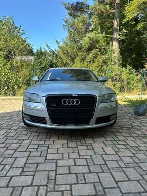 Audi A8 3.0 TDI DPF quattro Langversion