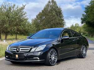 Mercedes-Benz E 350 Coupe/19"AMG/Comand/Pano/Nappa/LED/2.HD