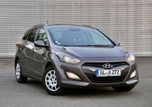 Hyundai i30 TÜV+Bremsen neu, AHK, Allwetterreifen, LED