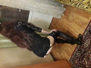 Süßer Crossdresser, 40, 180,70.  , suche einen Mann über 55 Jahre für ein Treffen.