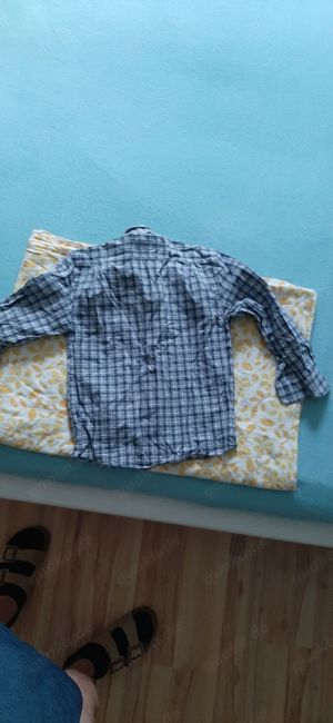 kurze Trachtenlederhose mit Trägern u. drei passenden Hemden dazu Bild 10