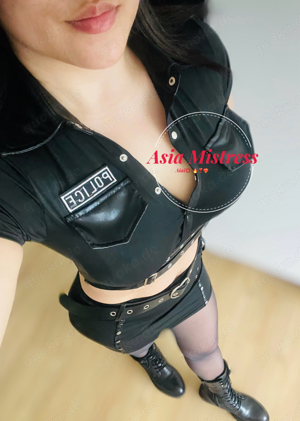 schöne getragene Wäschen von attraktiver Asia Mistress Aiai wartet immer noch auf dich      Bild 2