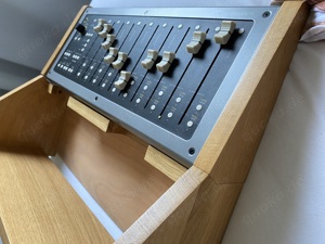 SOFTUBE Console 1 FADER MK I und ZAOR- Stand für Softube DAW-Controller und Fader (2-teilig)