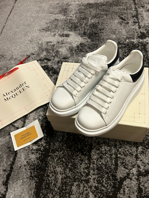 Alexander McQueen Sneaker