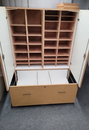 Büroschrank Bild 3