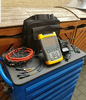 Fluke 435 Drei Phasen Power Qualität Analysator Meter W +Tasche + Zubehör TOP!!!