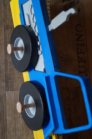 witzige Kinder-Garderobe*Traktor-Form*NEU*echt was Besonderes*GESCHENK Bild 3