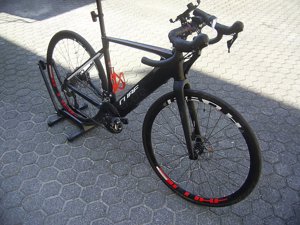 Neue Zustand CUBE  Rennrad mit Hybrid