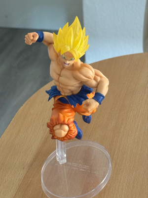 Son Goku Super Sayajin Figur