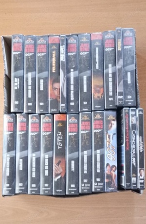 Sammlung Classic Bond Collection James Bond VHS komplett + weitere Filme