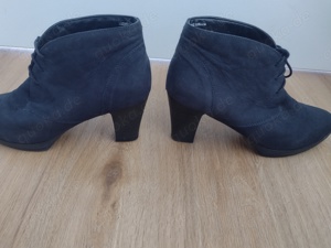 Schöne Stiefeletten von Betty Barclay in Größe 40, wie neu.