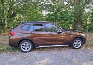 BMW X1 xDrive 20i ; AHK