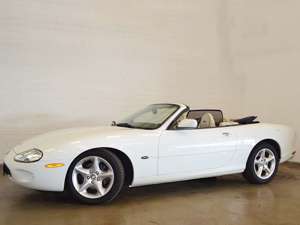 Jaguar XK8 CabrioletExclusive *Weiss Ivory* Bild 2